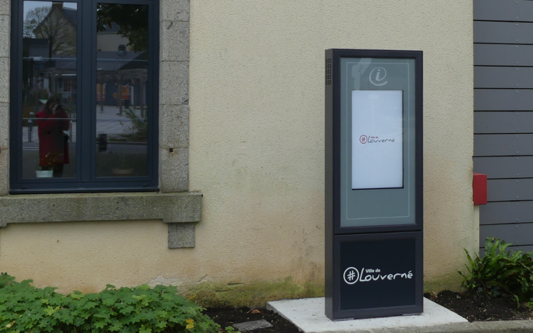 Totem numérique interactif à la mairie de Louverné